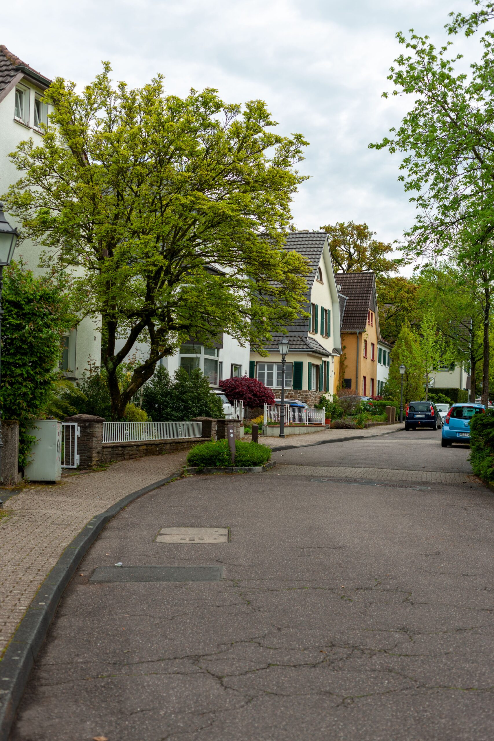Living in Wooster Ohio neighborhood with homes and quiet streets